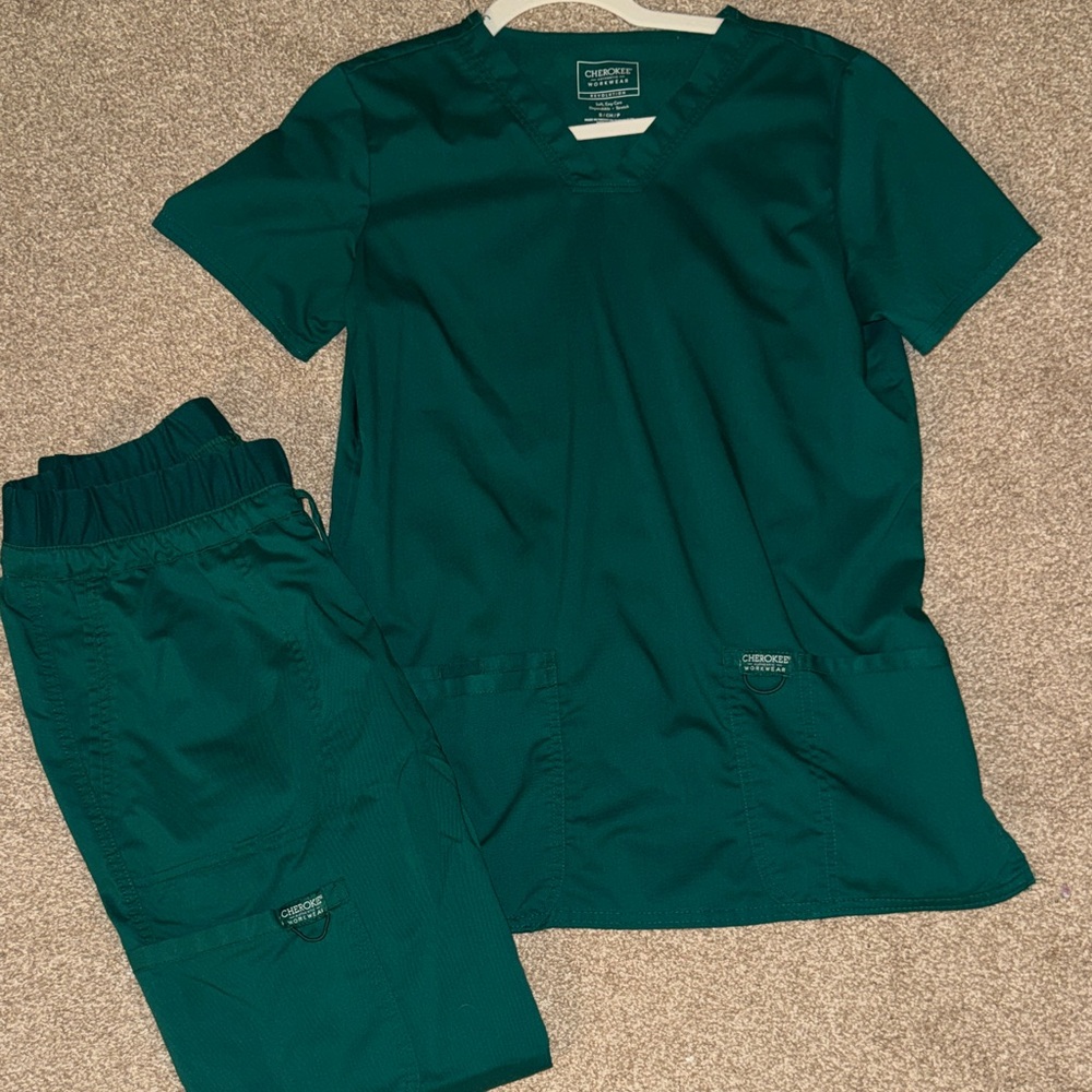 Cherokee Green Scrub Set
